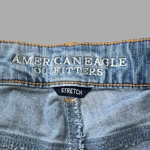 American Eagle Blue Light Wash Distressed Midi Shorts 6 - Picture 4 of 7